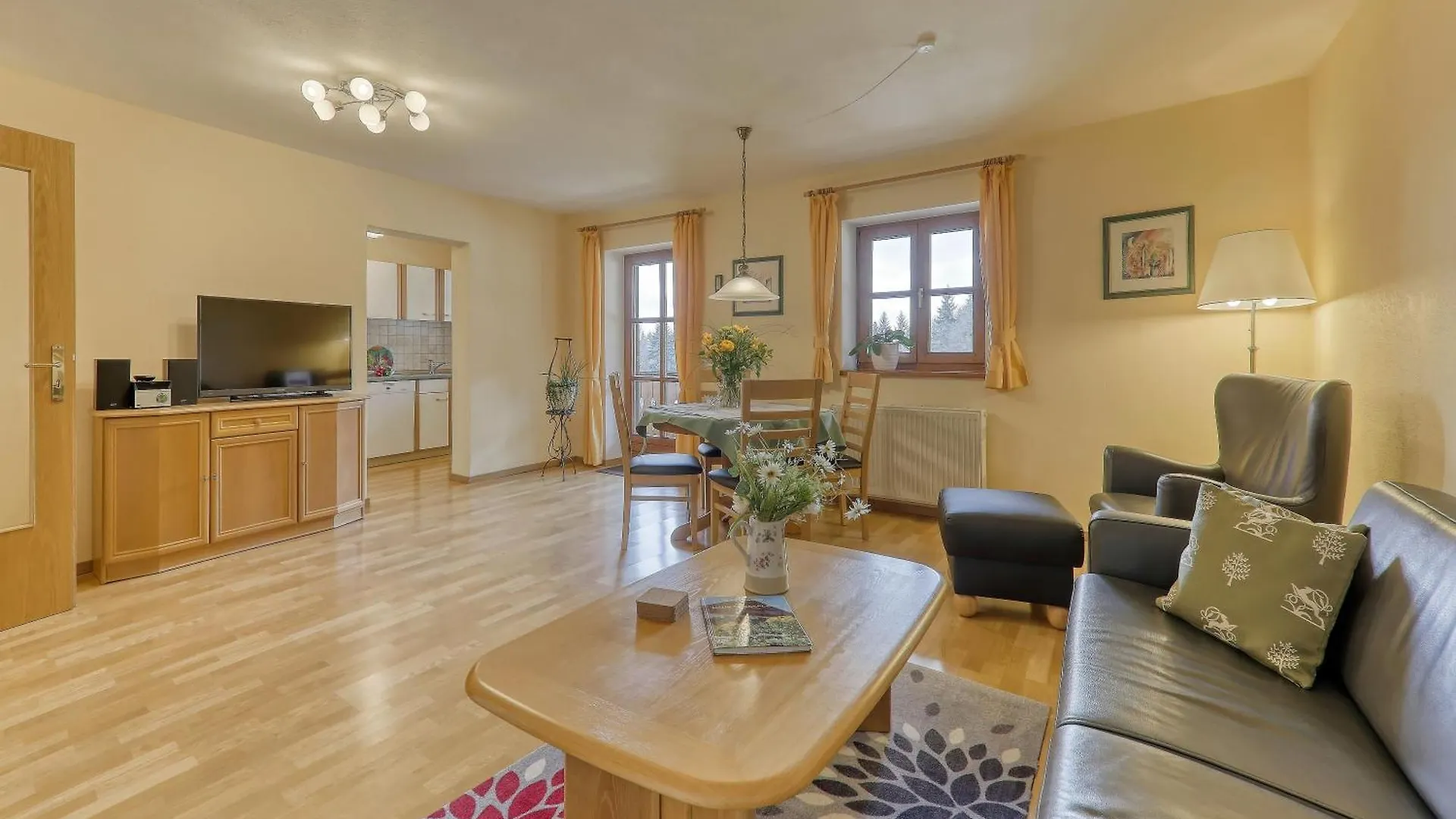 Grosszuegige Ferienwohnung Mit Suedbalkon Spiegelau Apartment